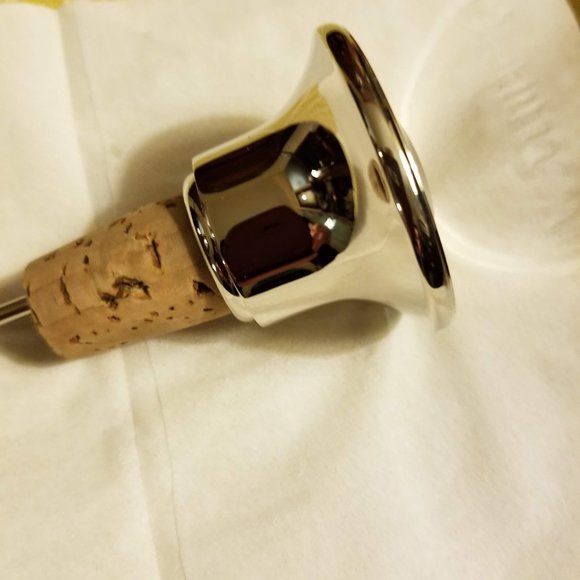 Cork Stopper with Stainless Cover- Lift off the top and it pours - Picture 4 of 4